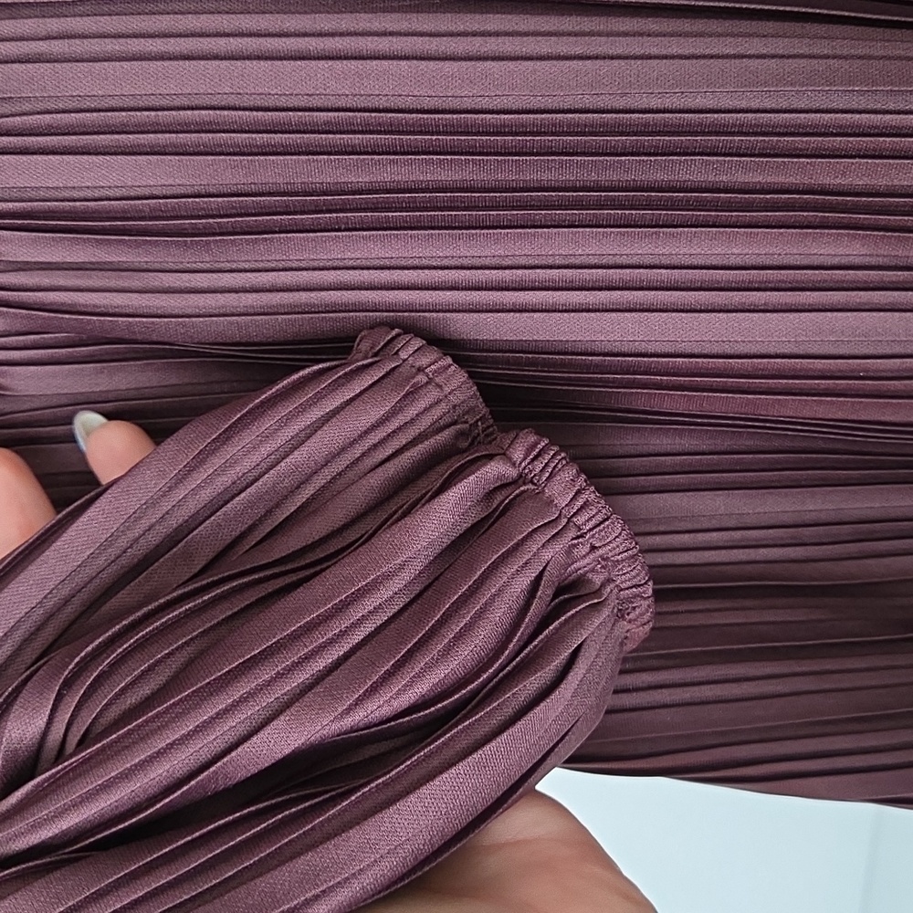 NWT DEX Plissé Plum V-Neck Dress, Size M - Picture 6 of 9
